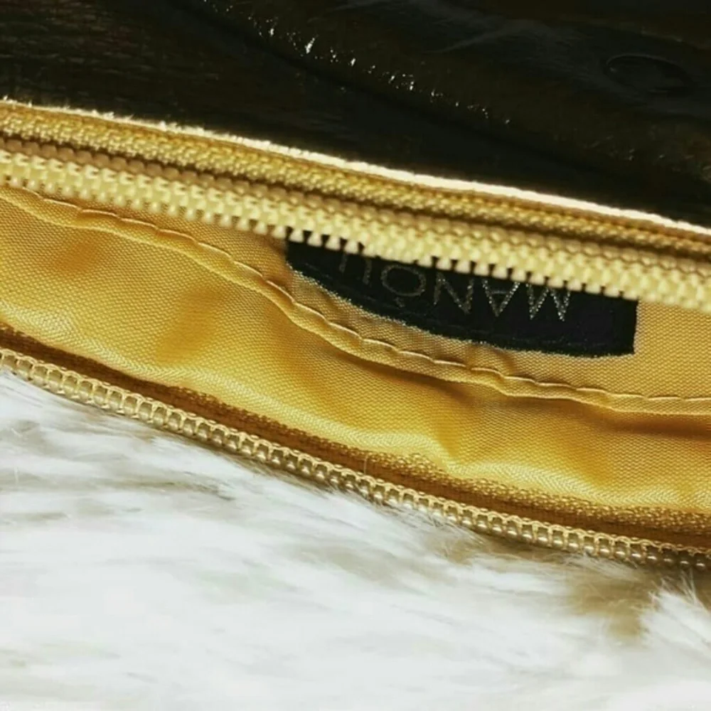 Manou golden foil